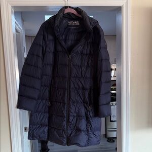 Michael Kors Women's Blue Puffer Coat Size Large.  Sold as is.